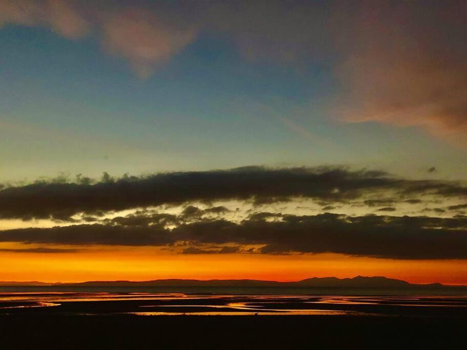 Best Location In Town, It Is All On The Doorstep. Ayr Exteriér fotografie